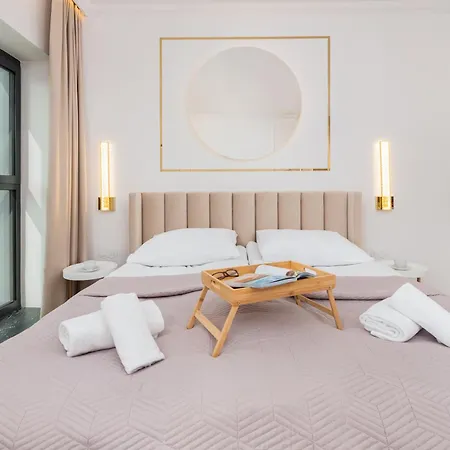 Deo Plaza By Rent Like Apartment *
